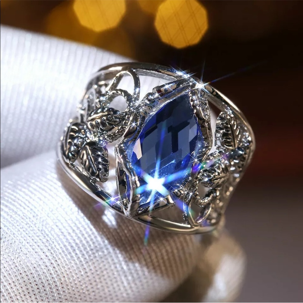 New 925 Silver Marquise Blue Sapphire Ring - Picture 3 of 3